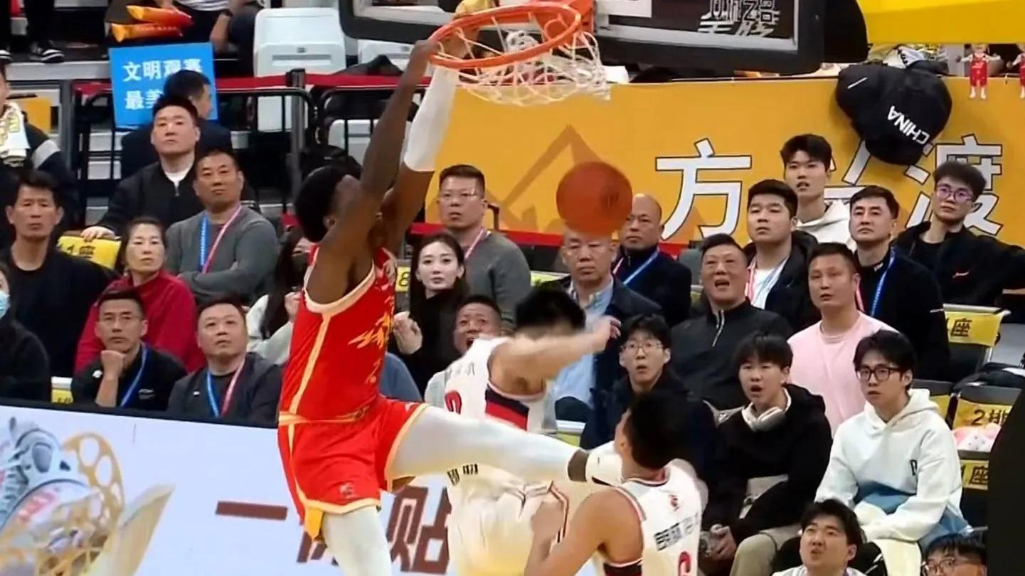 包含广厦男篮吞下比赛失利未放弃信念的词条